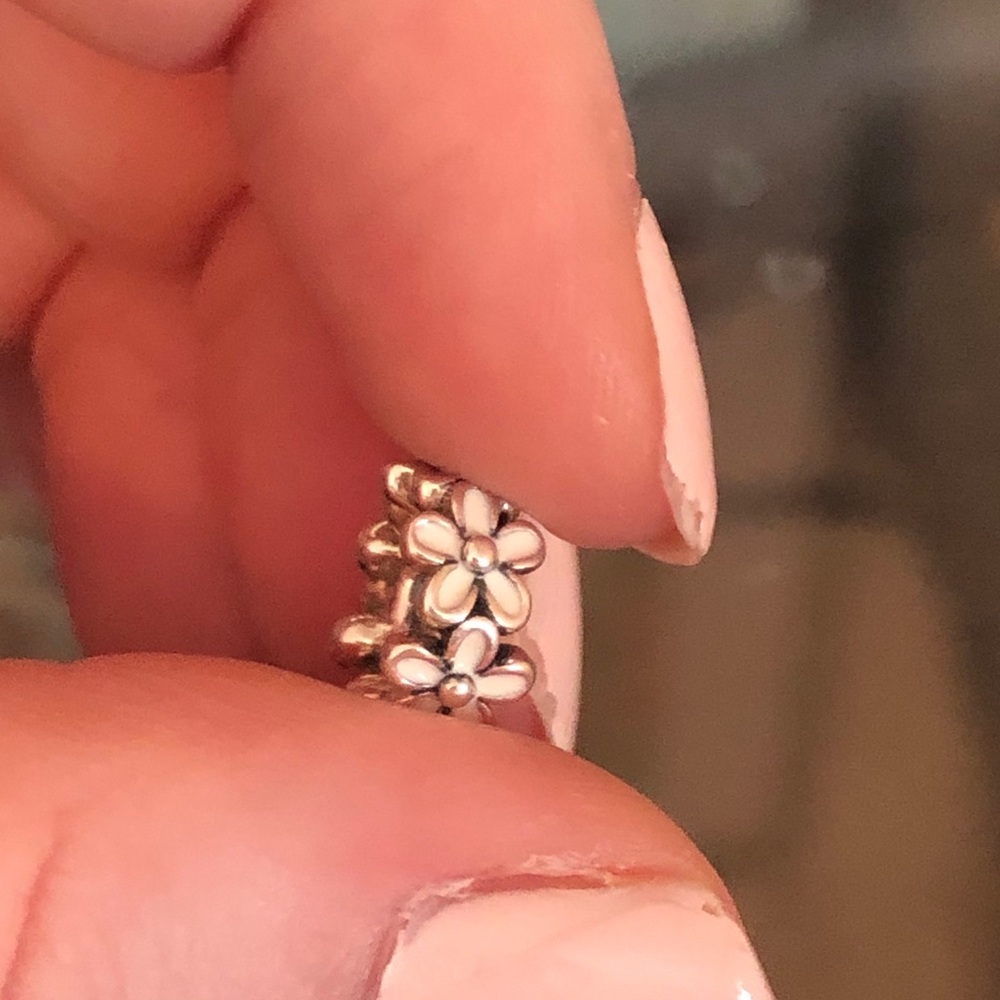Pandora darling daisies spacer